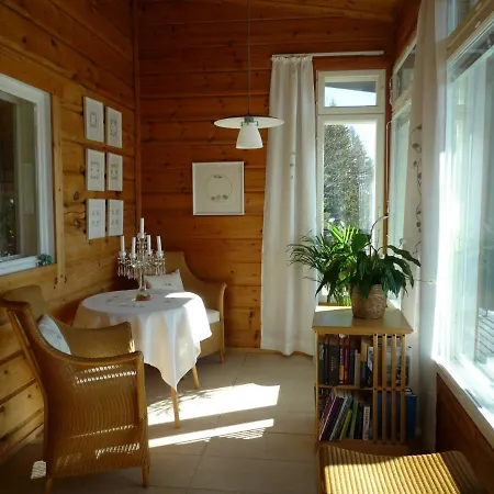 Bed & Breakfast Leena's