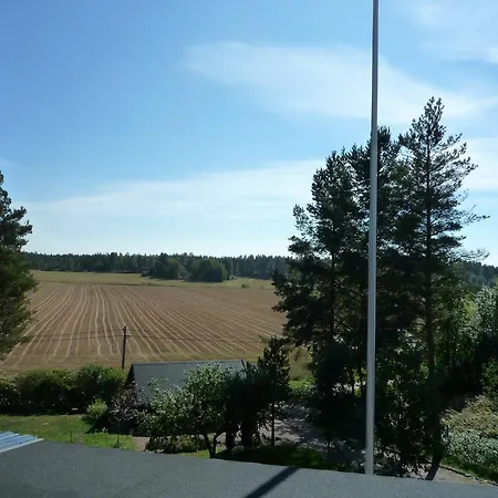 Leena's Aamiaismajoitus Degerby