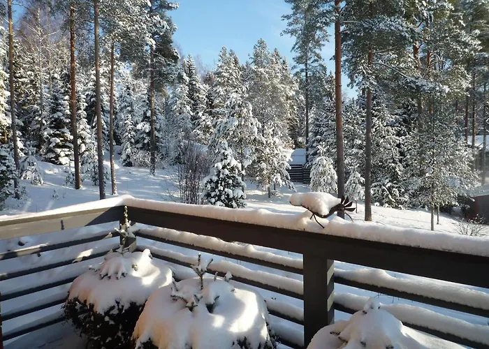 לינה וארוחת בוקר Leena's *